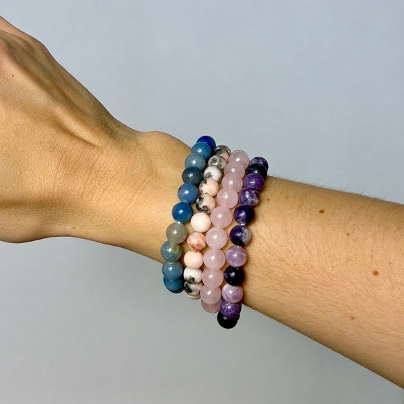 Set of 4 Crystal Bead Bracelets – Rose Quartz, Amethyst, Blue Agate & Howlite - Picture 1 of 7